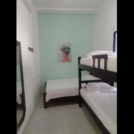 Stylish House With Beautiful Galleries In Gethsemane With Jacuzzi Сasa de vacaciones