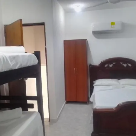 Сasa de vacaciones Stylish House With Beautiful Galleries In Gethsemane With Jacuzzi *